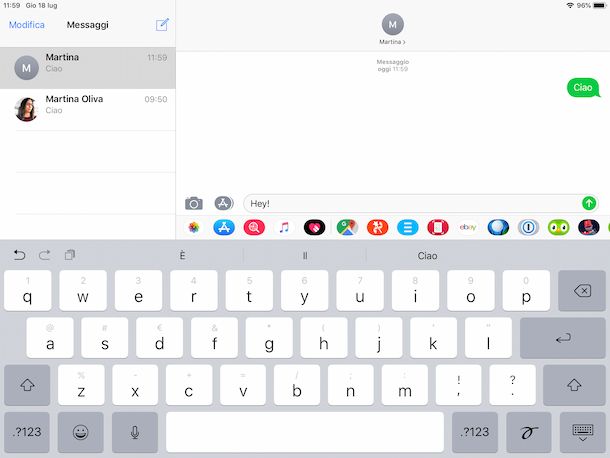 Screenshot che mostra l'uso di Messaggi su iCloud su iPad