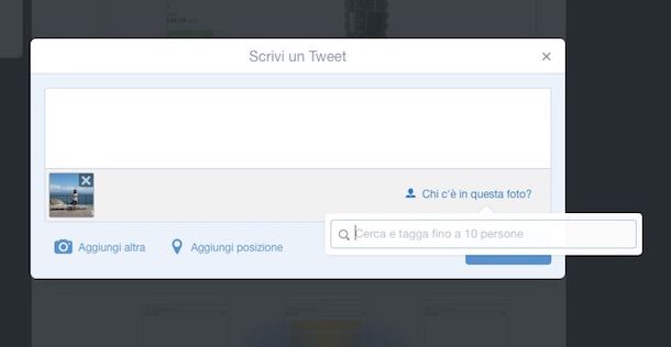 Screenshot che mostra come taggare una foto su Twitter