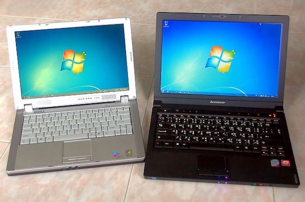 Foto di due PC portatili con Windows 7