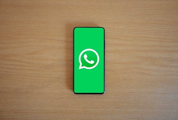 Come leggere conversazioni WhatsApp