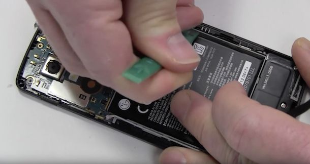 Screenshot che mostra come cambiare batteria Nexus 5