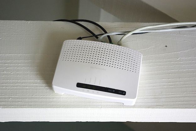 Foto del modem Fastweb Technicolor tg582n