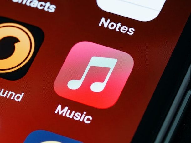 Mettere musica su iPhone dal telefono