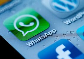 Come cambiare scrittura su WhatsApp
