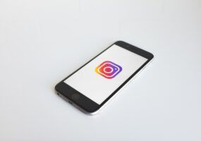 Come mettere più foto su Instagram