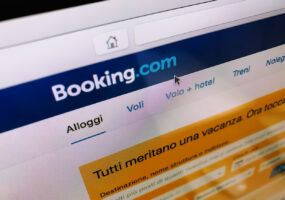 Come contattare Booking al telefono