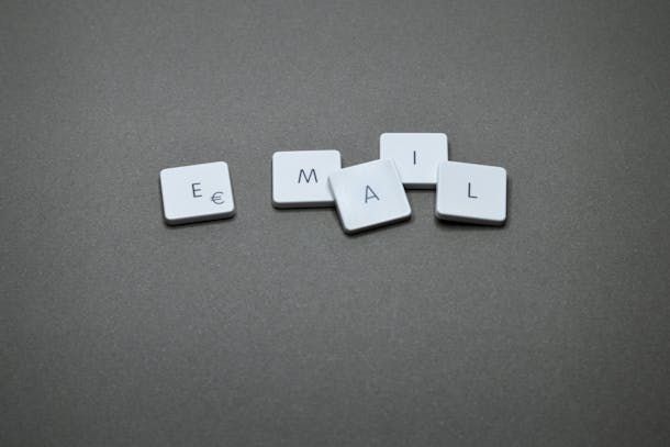 Come leggere e cancellare le email senza scaricarle sul computer