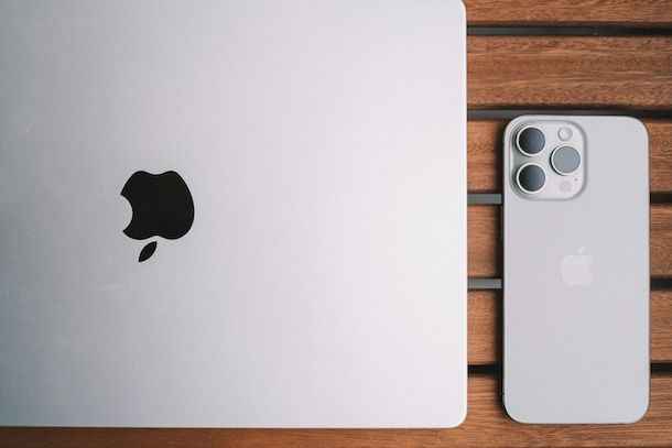 MacBook iPhone