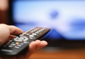 Come collegare una TV all’antenna senza cavo