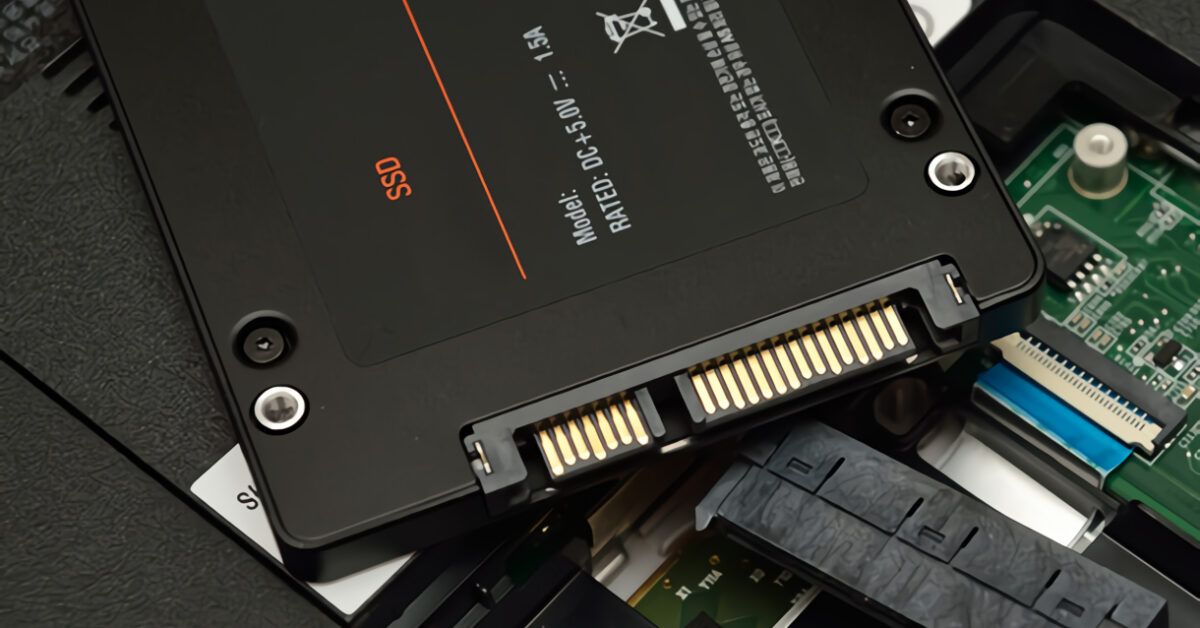 Сата 3 разъем для ссд. Разъем м2 ссд z370. SSD для ноутбука. Память ssd для ноутбука