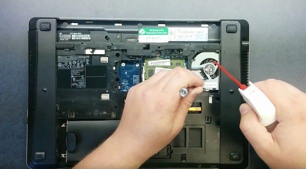 Come pulire il computer dallo sporco - Ventola notebook