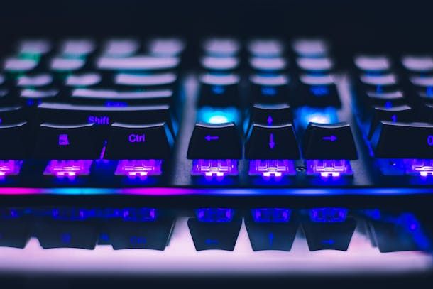 Come accendere il computer dalla tastiera