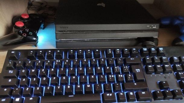 Tastiera PlayStation 4