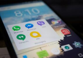 Come programmare un messaggio su WhatsApp
