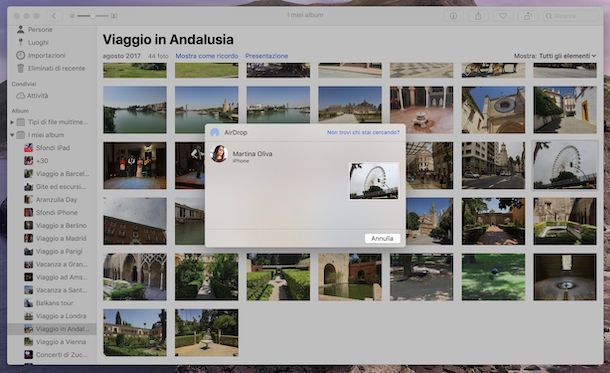 Screenshot che mostra come condividere contenuti con AirDrop