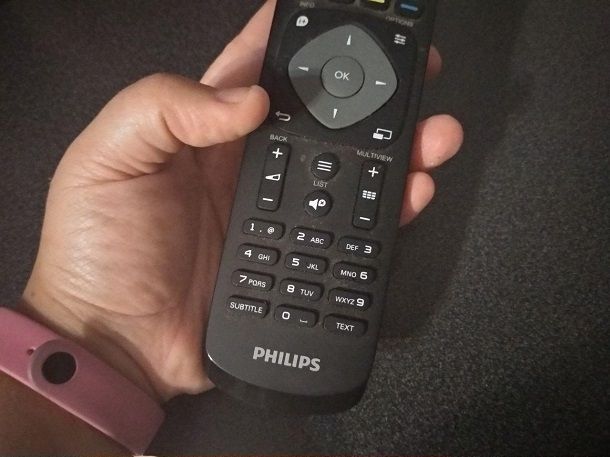 Come togliere i sottotitoli dalla TV Philips tramite menu di sistema