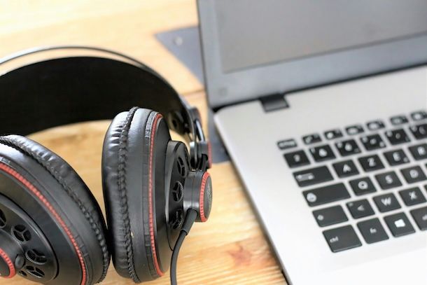 Cuffie e MacBook