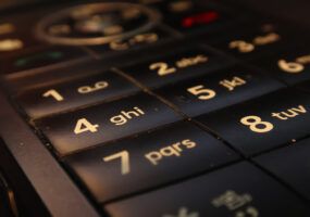 Come sapere a chi appartiene un numero di cellulare