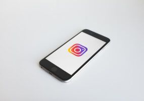 Come cambiare sfondo stories Instagram