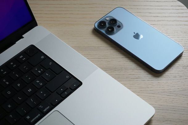 iPhone e MacBook
