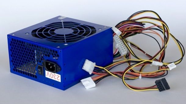 Alimentatore e cavi PC