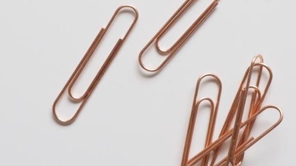 Usare una graffetta da ufficio