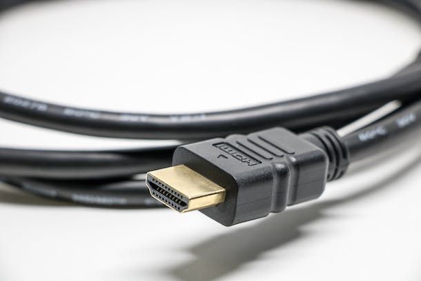 Come sdoppiare lo schermo con cavo HDMI