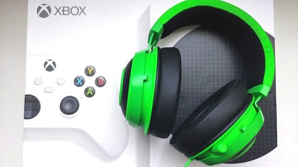 Razer Kraken: cuffie per Xbox One con microfono integrato 