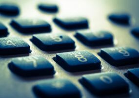 Come sapere a chi appartiene un numero di telefono