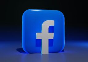 Come uscire da Facebook