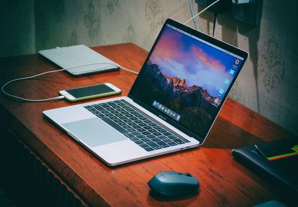 MacBook, iPhone e iPad