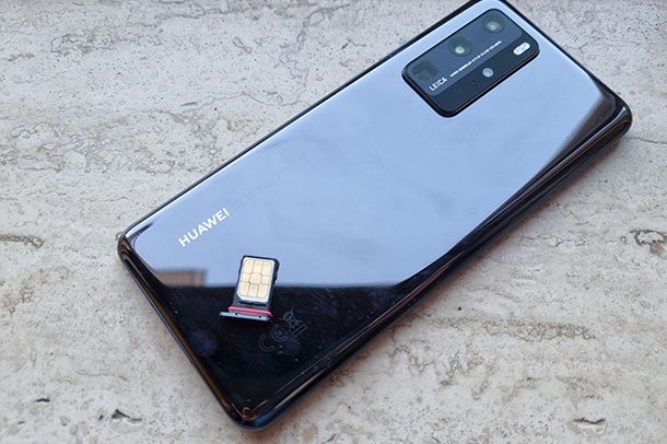 Come inserire SIM su HUAWEI