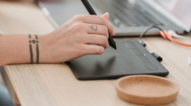 Come collegare la tavoletta grafica al Mac o al PC