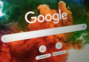 Come cambiare lo sfondo di Google