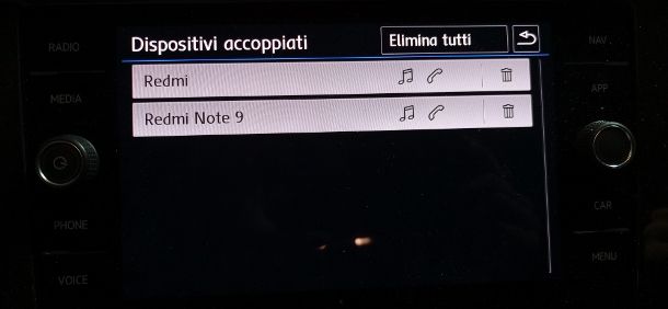 Eliminare dispositivi associati Bluetooth auto VolksWagen