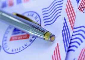 Come chiudere una email