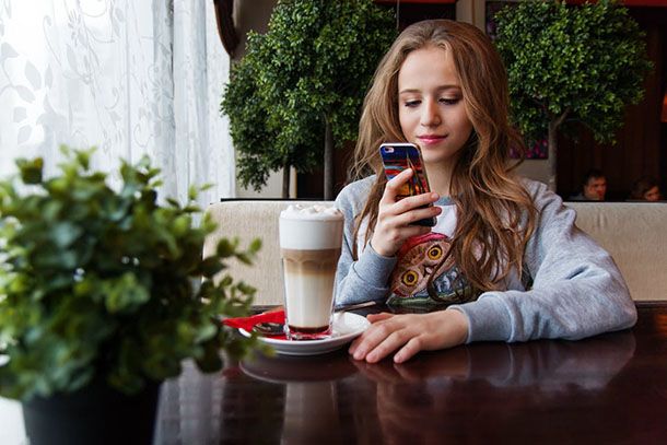 Ragazza con Smartphone