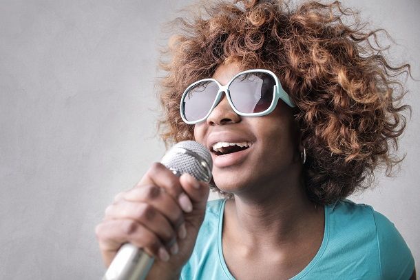 collegare microfono per karaoke