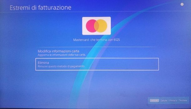 Togliere carta di credito PS4 dalla console