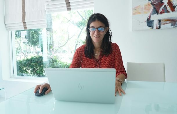 Donna al computer