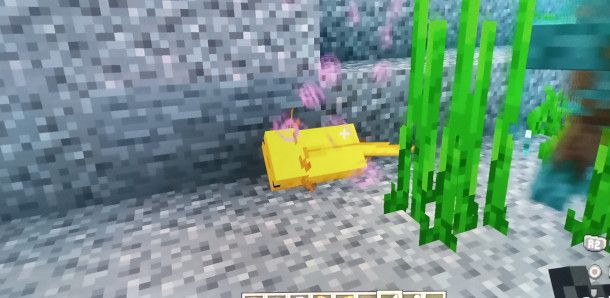 axolotl minecraft che si finge ferito