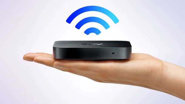 Sky Q via Internet sta in una mano