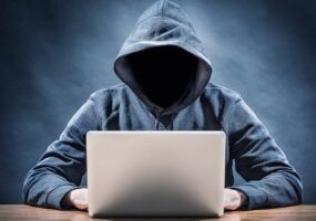 Come capire se qualcuno ci spia le e-mail