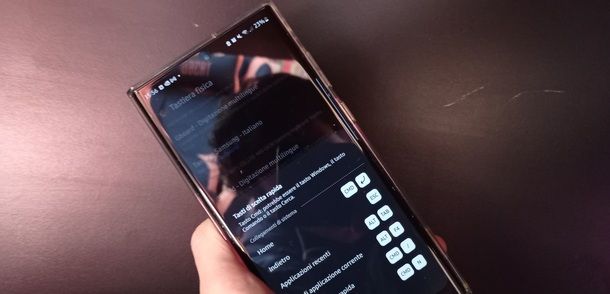 Smartphone Samsung impostazioni tastiera fisica