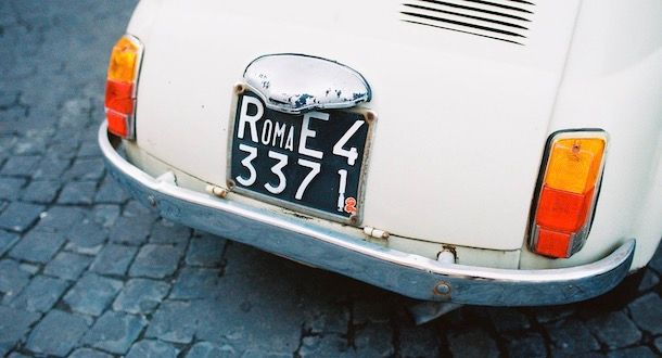 Targa di una macchina