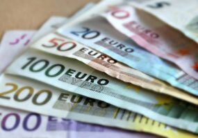 Come versare contanti su conto Mediolanum