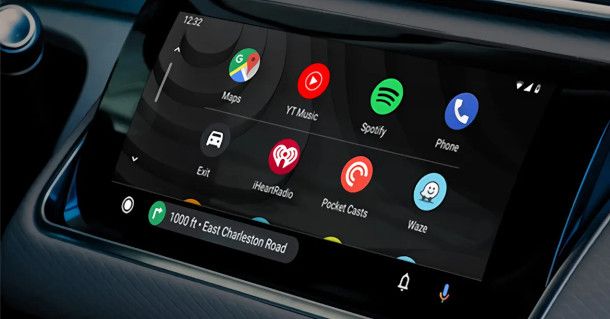 Schermata Android Auto con Waze