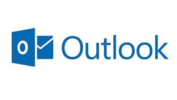 Trasferire email da un account Outlook all'altro