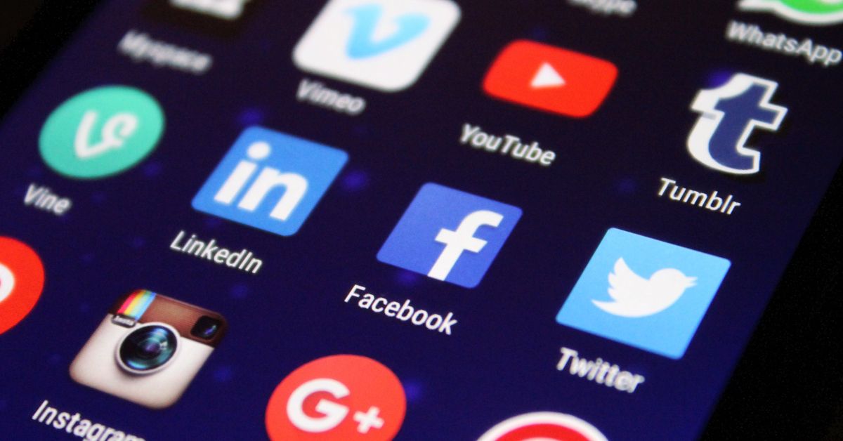 Кнопка скрытия для программы. Приложение скрывающее рекламу. Приложение скрывающее рекламу. Как убрать блокировку рекламы на айфоне. Приложение скрывающее рекламу.