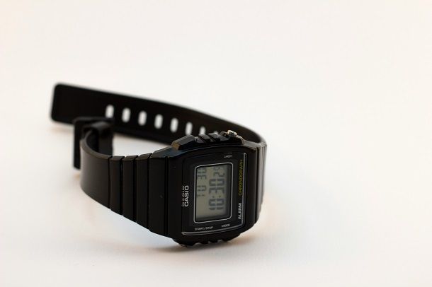 Come cambiare orario Casio altri modelli